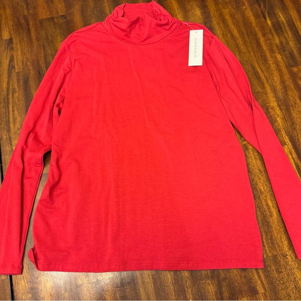Hannah NWT lightweight red turtleneck women’s XL